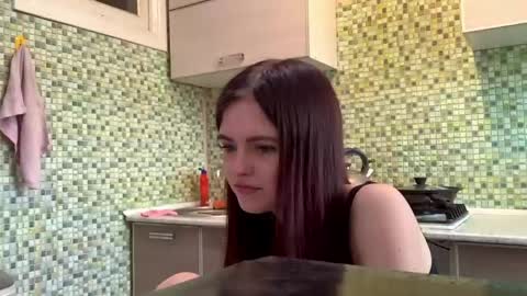 Kiki online show from 04/14/26, 03:18