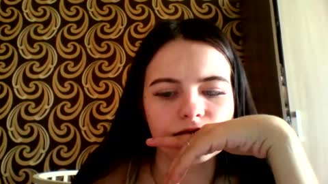 Snapshot of deliciastombaugh chatting on 07/17/26, 06:09 Kiki online show from 07/17/26, 06:09