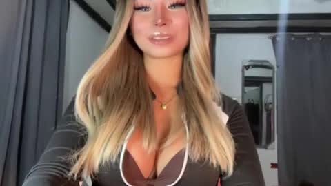 Hello your loving faye 3 online show from 02/04/26, 07:58