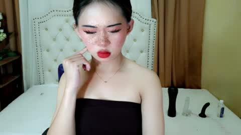 Sophie online show from 06/23/26, 05:16