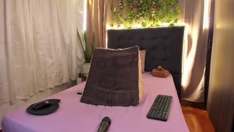 Delilah  online show from 07/09/26, 08:46
