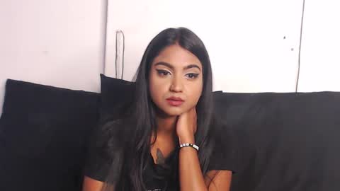 Snapshot of delilah_blazee chatting on 02/19/25, 12:44 Delilah Blaze online show from 02/19/25, 12:44