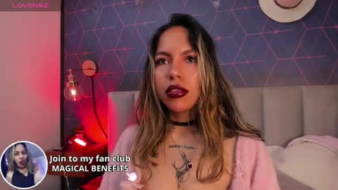 Snapshot of delilah_fix chatting on 12/31/24, 01:19 della online show from 12/31/24, 01:19