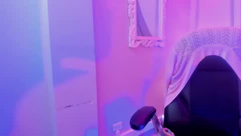 Snapshot of delilah_fix chatting on 03/04/25, 05:34 della online show from 03/04/25, 05:34