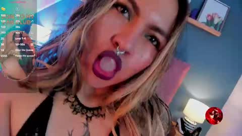 Snapshot of delilah_fix chatting on 11/21/25, 08:51 della online show from 11/21/25, 08:51