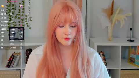 Delilah or Laila online show from 09/24/25, 10:02