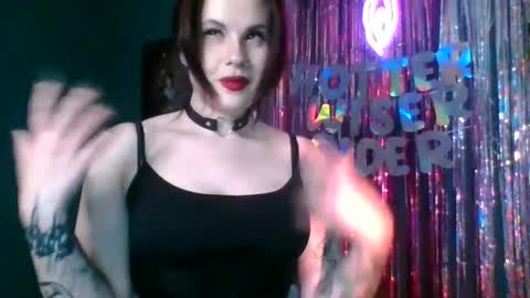 dellacrush_ online show from 02/11/25, 03:18