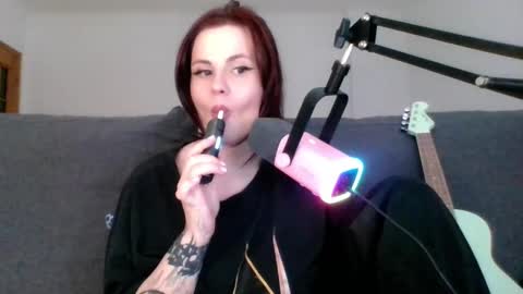 dellacrush_ online show from 03/05/25, 05:39