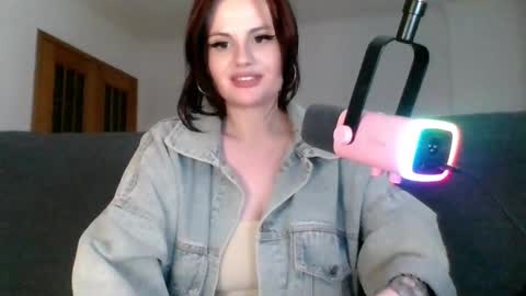 dellacrush_ online show from 03/06/25, 08:48