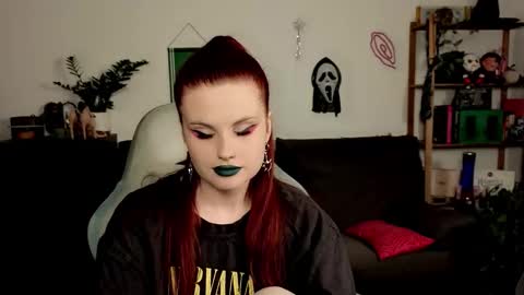 dellacrush_ online show from 12/21/25, 06:04