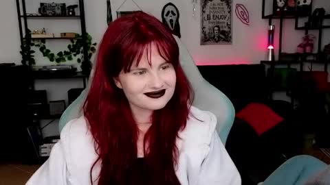 dellacrush_ online show from 04/15/26, 07:58