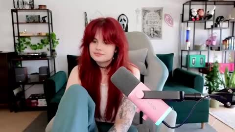 dellacrush_ online show from 05/15/26, 10:00