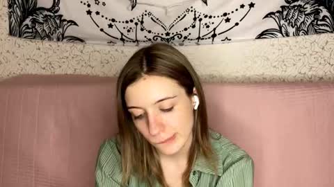 Sia online show from 01/09/26, 01:47