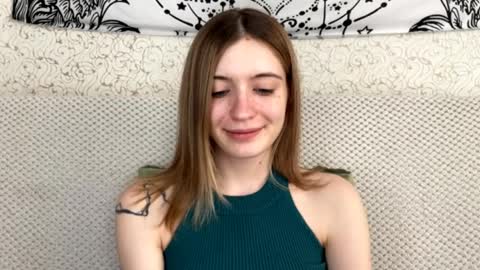 Sia online show from 04/08/26, 01:22