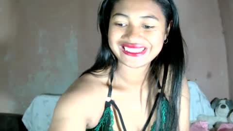 Snapshot of delorahoneyy chatting on 07/20/26, 04:27 Angels online show from 07/20/26, 04:27