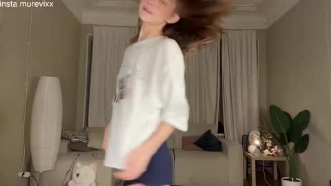 Delora online show from 11/08/25, 02:17