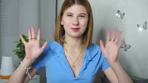 Snapshot of deloresklecha chatting on 11/25/25, 07:58 Katrin online show from 11/25/25, 07:58