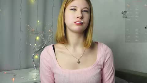 Snapshot of deloresklecha chatting on 12/16/25, 09:09 Katrin online show from 12/16/25, 09:09