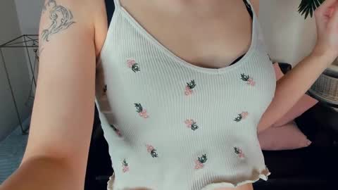 Eliza online show from 03/26/26, 01:17