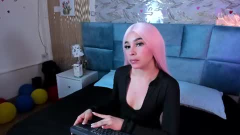 Snapshot of delphine_doll chatting on 07/02/26, 10:21 Delia online show from 07/02/26, 10:21