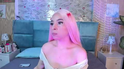 Snapshot of delphine_doll chatting on 07/20/26, 11:45 Delia online show from 07/20/26, 11:45