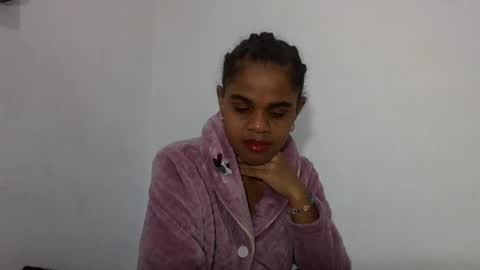 Snapshot of delphineee chatting on 06/17/26, 03:46 delphine online show from 06/17/26, 03:46