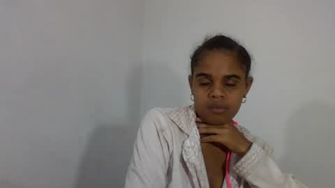 Snapshot of delphineee chatting on 06/20/26, 05:38 delphine online show from 06/20/26, 05:38