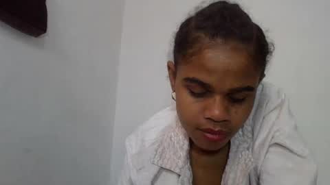 Snapshot of delphineee chatting on 06/21/26, 05:43 delphine online show from 06/21/26, 05:43