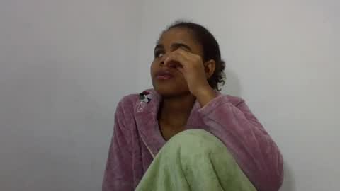 Snapshot of delphineee chatting on 06/24/26, 05:06 delphine online show from 06/24/26, 05:06