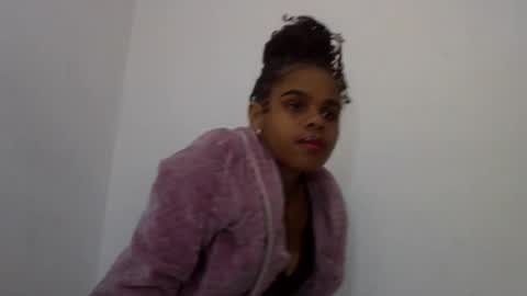Snapshot of delphineee chatting on 06/27/26, 12:22 delphine online show from 06/27/26, 12:22