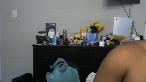 Snapshot of delta7012 chatting on 01/24/25, 05:32 delta7012 online show from 01/24/25, 05:32