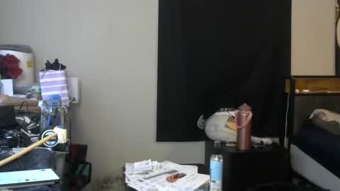 Snapshot of delta7012 chatting on 10/31/25, 01:45 delta7012 online show from 10/31/25, 01:45