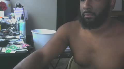 Snapshot of delta7012 chatting on 11/21/25, 04:05 delta7012 online show from 11/21/25, 04:05