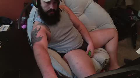 Snapshot of demaster13 chatting on 12/19/24, 07:51 DeMaster online show from 12/19/24, 07:51