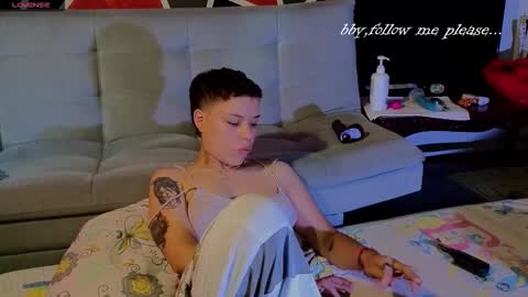 Snapshot of demimoore222 chatting on 10/18/25, 02:07 DEMI online show from 10/18/25, 02:07