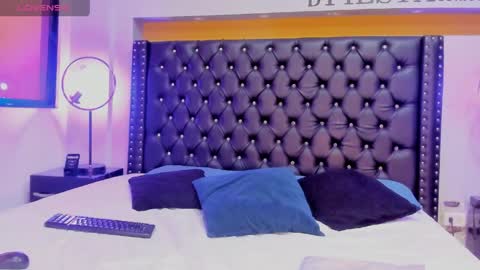 Snapshot of demon_foxx chatting on 04/16/26, 12:17 online show from 04/16/26, 12:17