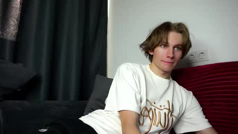 Snapshot of demoninangel chatting on 02/24/25, 11:43 Dave19 online show from 02/24/25, 11:43