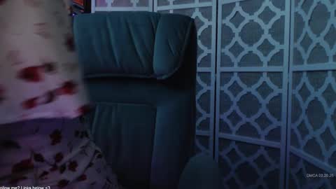 Snapshot of demuredeliah chatting on 02/21/25, 01:55 Deliah online show from 02/21/25, 01:55