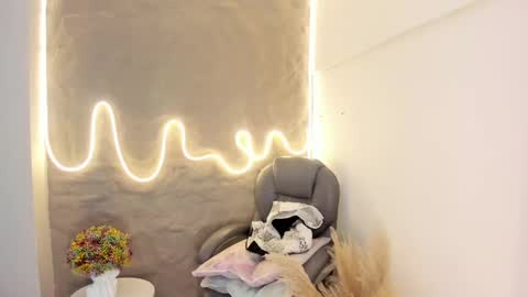 demy_ruiz online show from 03/06/25, 08:41