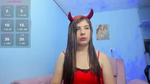 Snapshot of denise_babe_ chatting on 06/12/26, 10:25 Laura online show from 06/12/26, 10:25