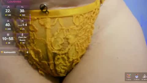 Snapshot of denise_babe_ chatting on 07/15/26, 03:28 Laura online show from 07/15/26, 03:28
