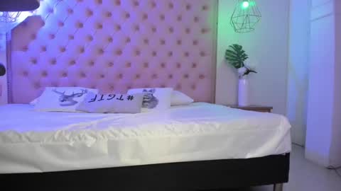 denisse_logan online show from 11/11/25, 03:17