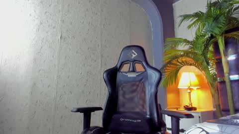 dennis_cox_ online show from 01/28/25, 06:39