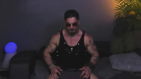 dennis_cox_ online show from 12/03/25, 08:18