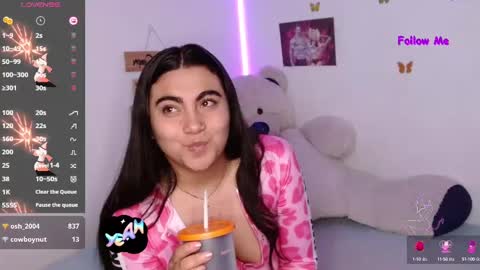 Snapshot of dennis_love_ chatting on 03/12/25, 05:35 rosse online show from 03/12/25, 05:35