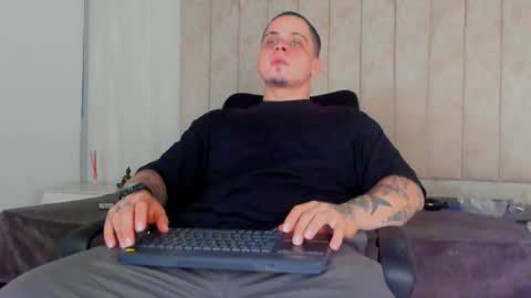 dennis munera online show from 01/04/25, 08:16