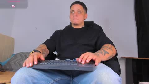 dennis munera online show from 10/09/25, 09:29