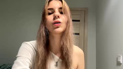 Denni online show from 09/20/25, 05:03