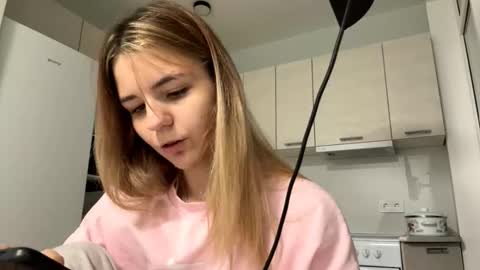 Denni online show from 10/07/25, 05:21