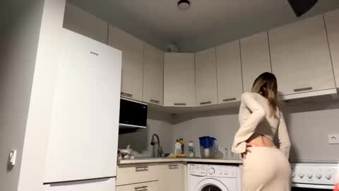 Denni online show from 10/11/25, 03:32